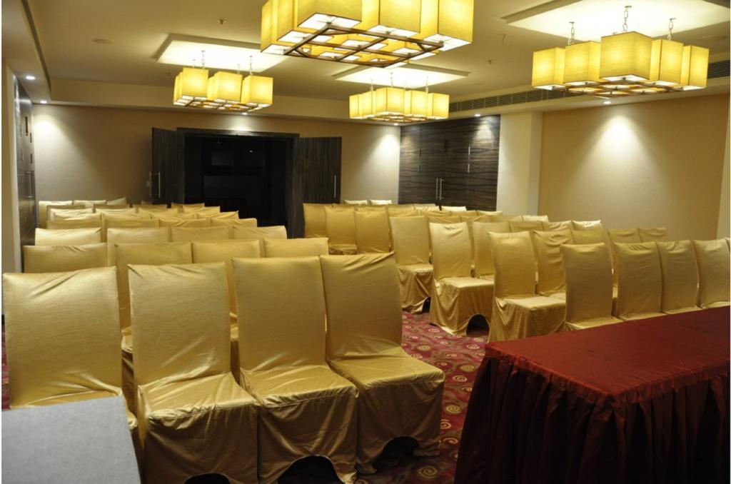 Hotel Ganpat Grand Palani Exterior foto