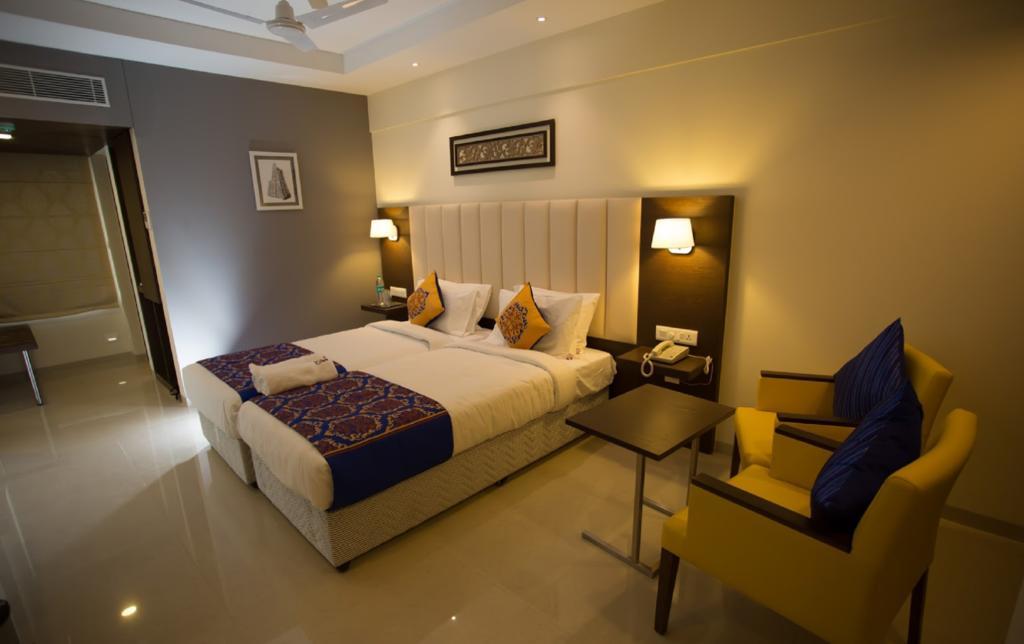 Hotel Ganpat Grand Palani Exterior foto