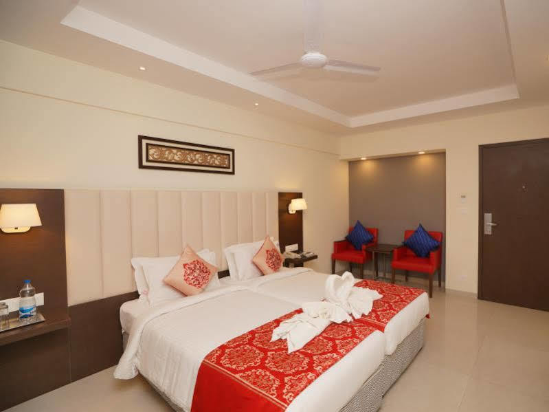 Hotel Ganpat Grand Palani Exterior foto